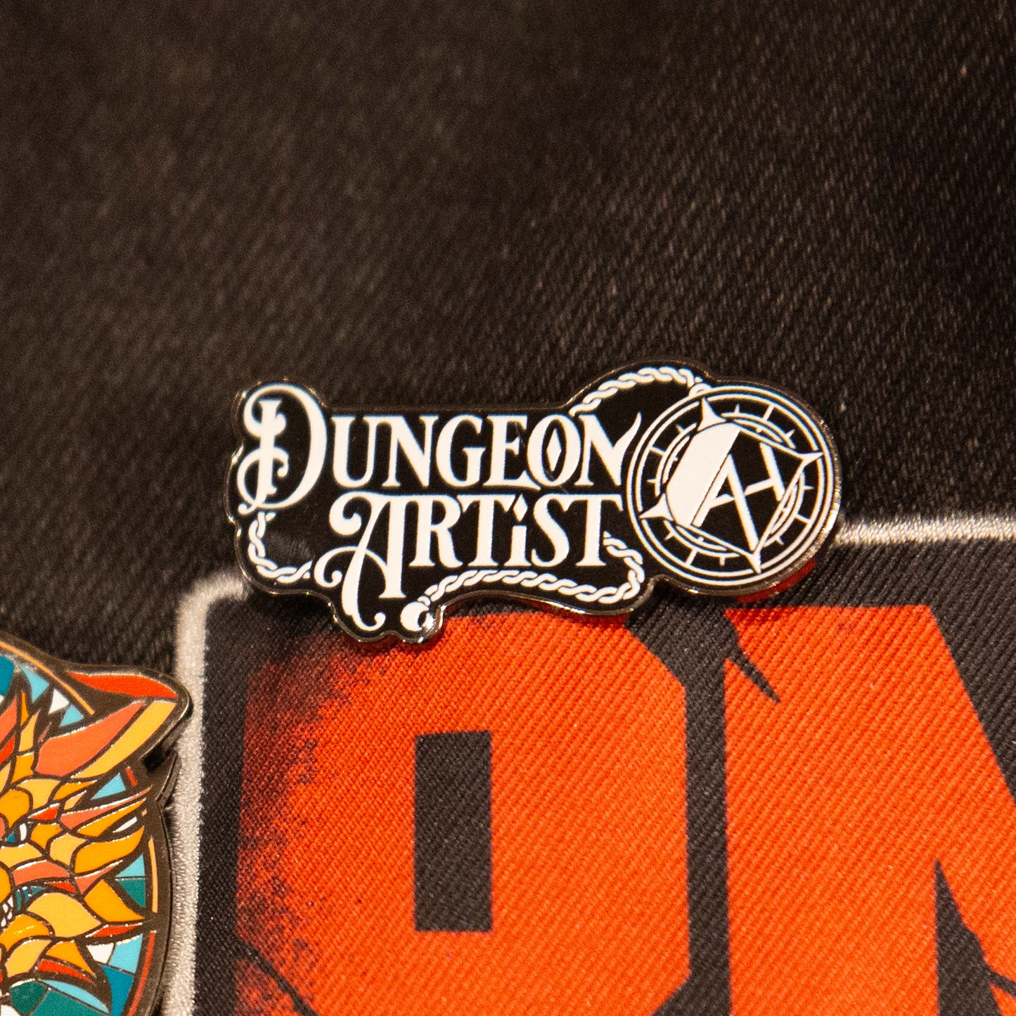 Pin - Dungeon Artist(White)